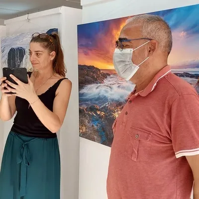 Cerise Blondeau and Rachi Karroo visiting Photo exhibition at Bambous 
