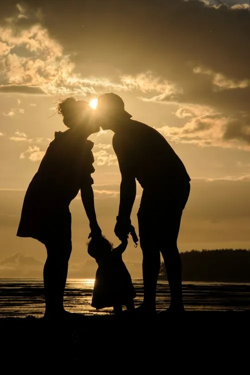 Silhouette of Couple kissing during Sunset at Riambel