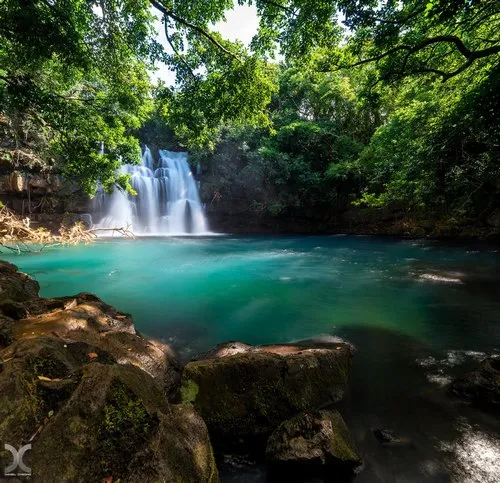Eau Bleue secret waterfall in Mauritius