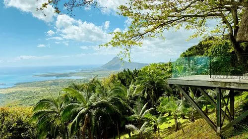 Le Chamarel Restaurant with breath-taking view on lagoon