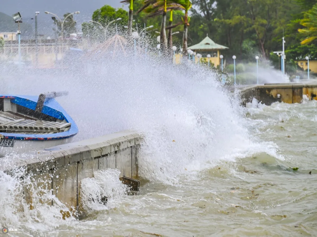 Stormy waves crashing at Mahebourg waterfront in Mauritius during Cyclone Batsirai