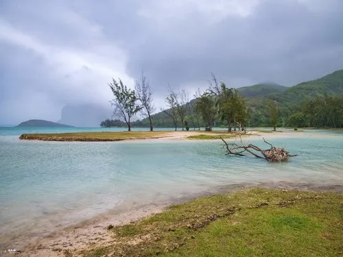 Le Morne Brabant hidden behind the clouds at la Prairie