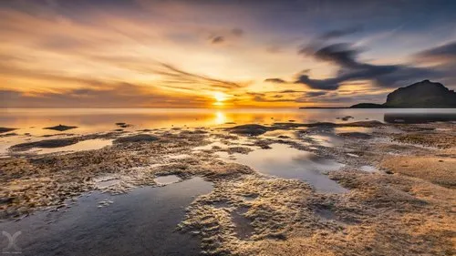 Long exposure of La Prairie sea & dramatic sky