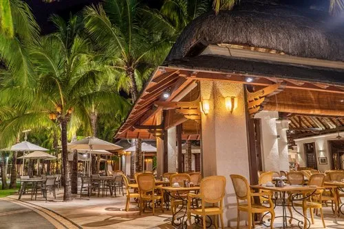 Le Paradis Hotel Cosy Restaurant at Night