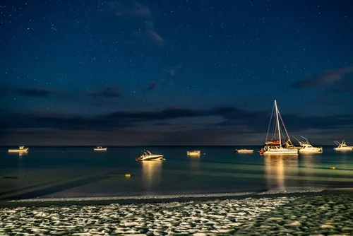Hotel Stargazing on the beach and lagoon