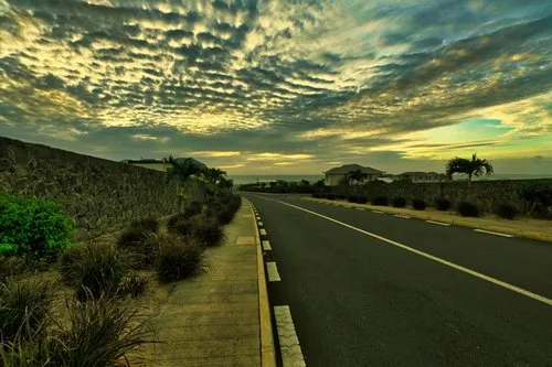 Spectacular scaly clouds on the road to Flic en Flac