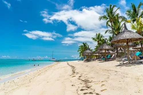 Best private beach vacations on tropical island
