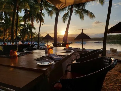 Sunset view from Le Shandrani hotel restaurant