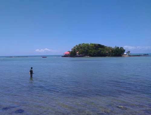 Fisherman Facing Île du Mouchoir Rouge