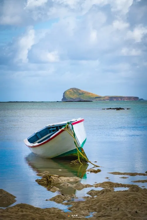 Pirogue resting in the lagoon